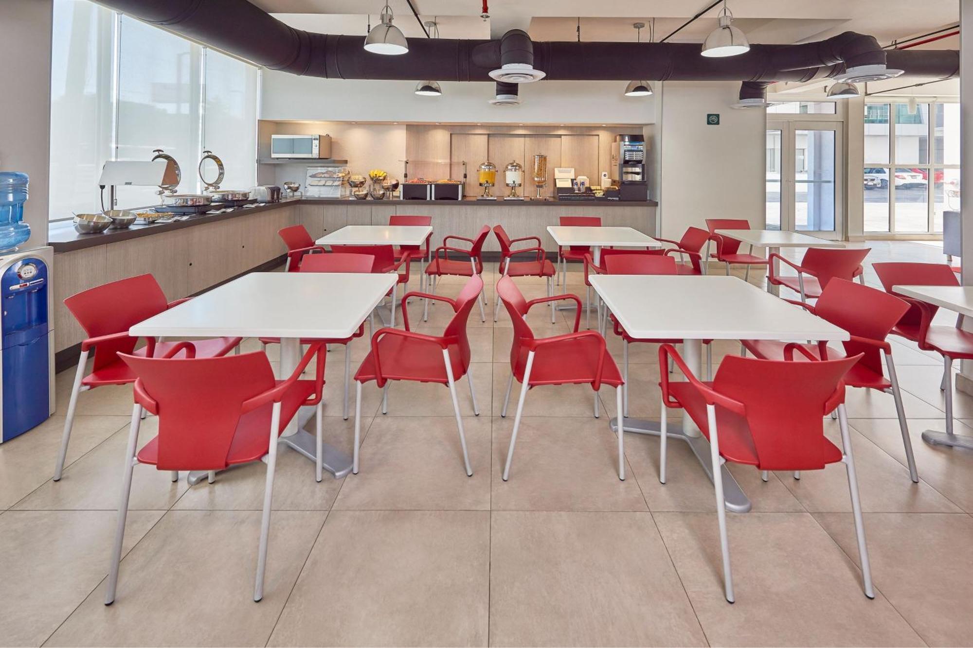Hotel Express Junior By Marriott Zona Industrial