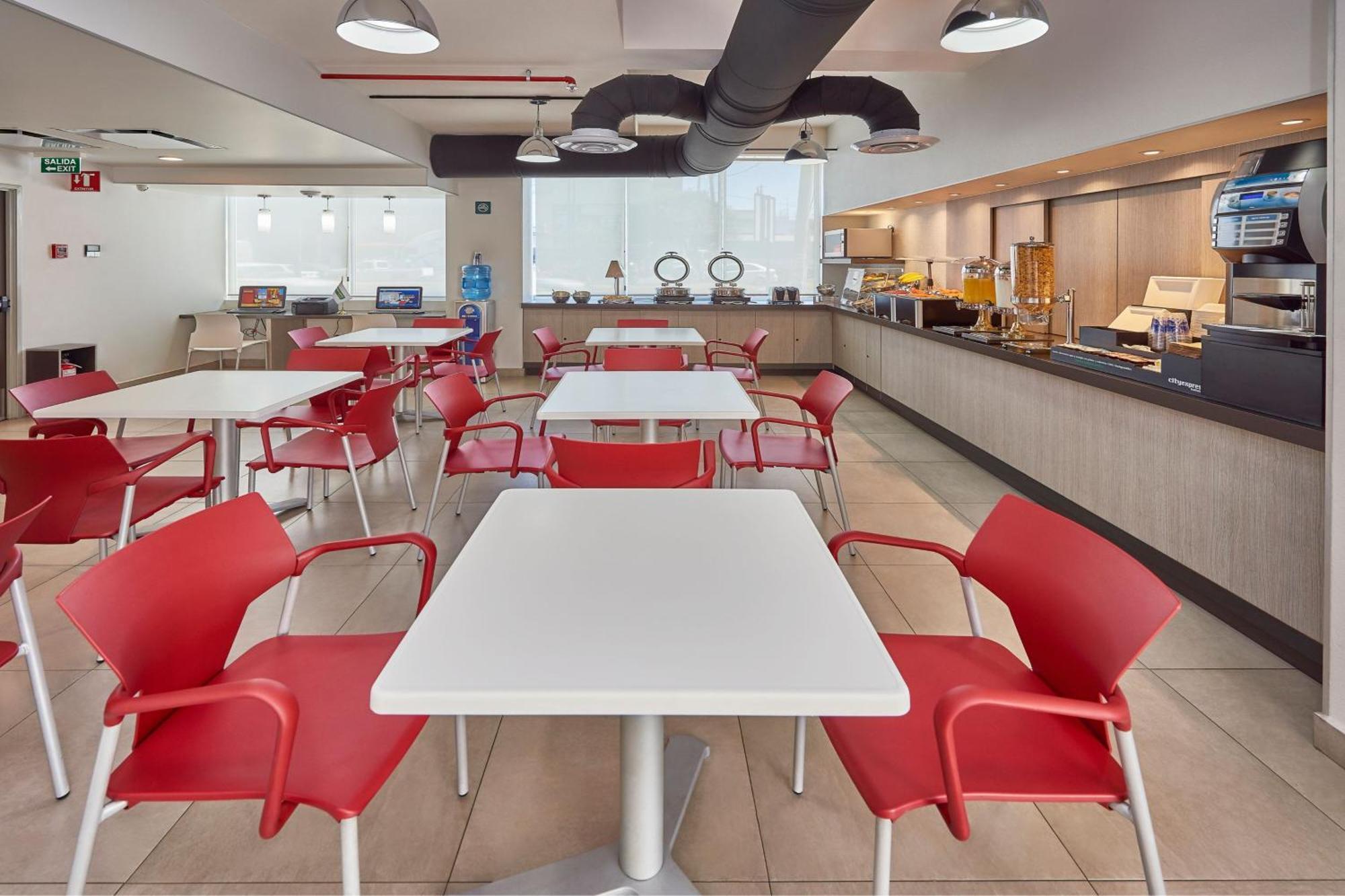 Express Junior By Marriott Zona Industrial